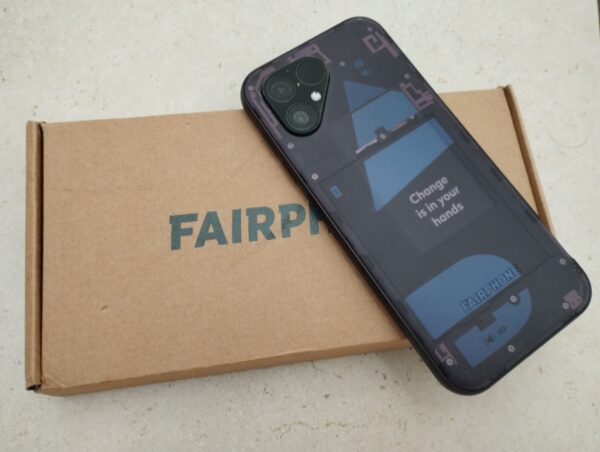 Fairphone 5 unboxing