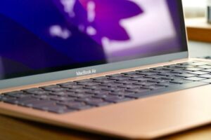 Come resettare alle impostazioni di fabbrica un MacBook