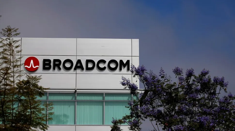 I Big della Tecnologia Sfida a NVIDIA con il Supporto di Broadcom